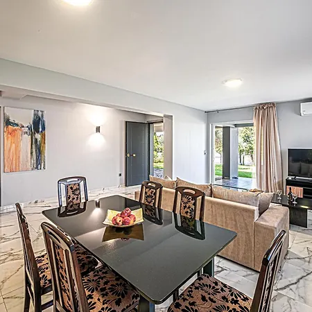 Дом отдыха “villa Chrysa” Luxury House Flambouras